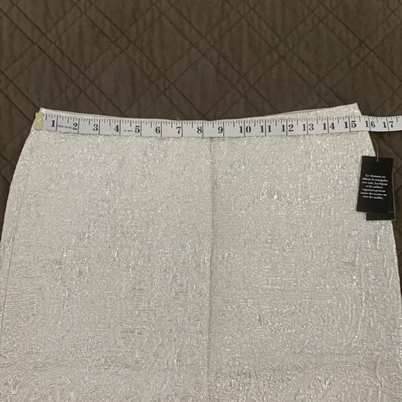 Lord & Taylor NWT Silver Jacquard Skirt size 4 - Picture 14 of 17